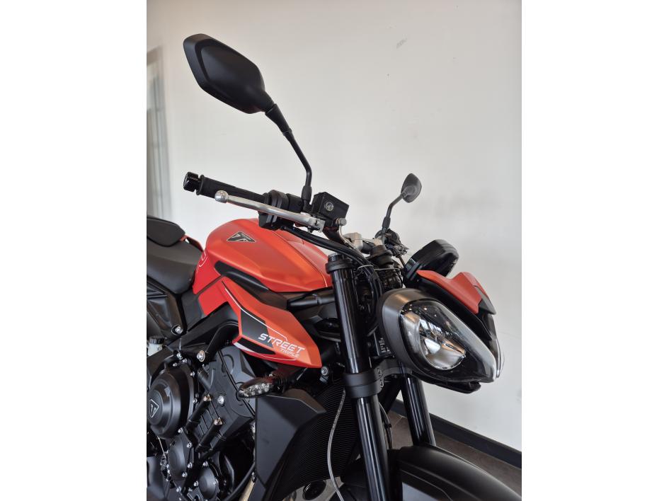 TRIUMPH STREET TRIPLE 765 R