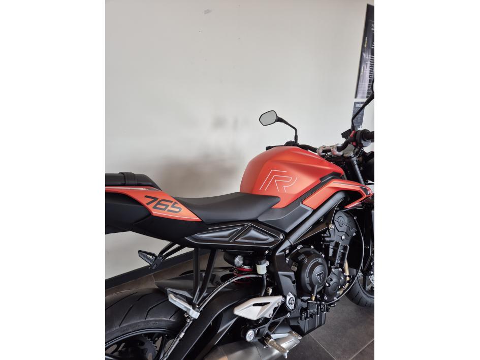 TRIUMPH STREET TRIPLE 765 R