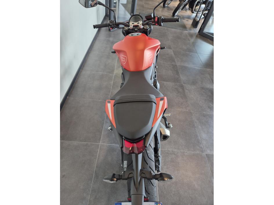 TRIUMPH STREET TRIPLE 765 R