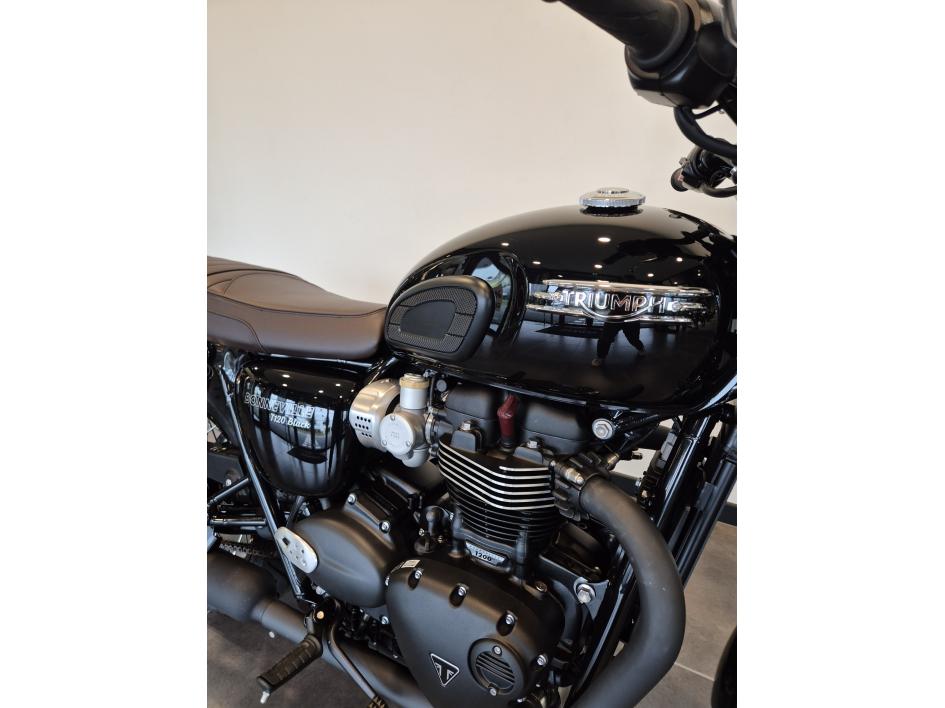 TRIUMPH Bonneville T120 Black