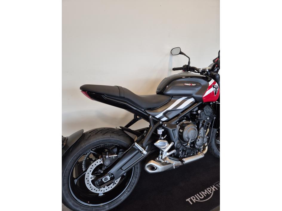 TRIUMPH TRIDENT 660