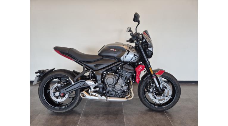 TRIUMPH TRIDENT 660